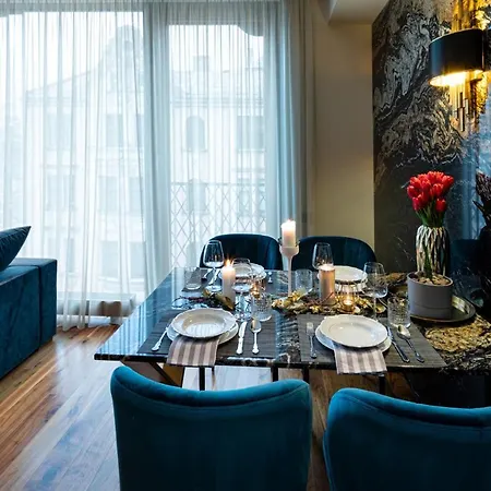 아파트 Active Center Luxury Two Bedroom With Parking
