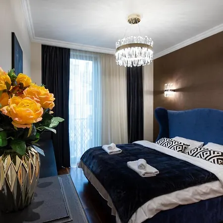Active Center Luxury Two Bedroom With Parking Апартаменты *