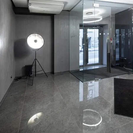 Active Center Luxury Two Bedroom With Parking *