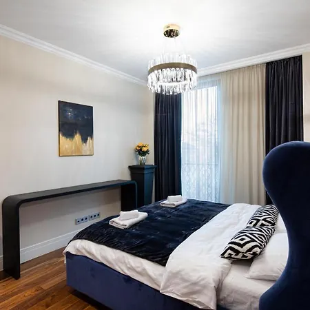 Active Center Luxury Two Bedroom With Parking Appartamento *