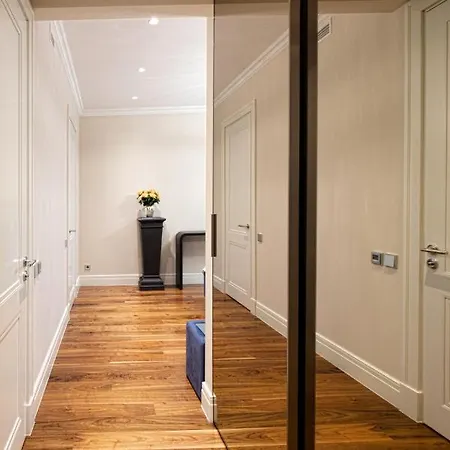 Appartamento Active Center Luxury Two Bedroom With Parking Riga